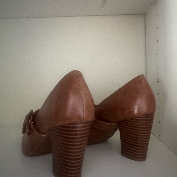 Classic Brown Mary Jane Block Heel Pumps - Picture 5 of 6
